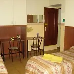 Robby's House 住宿加早餐酒店 2*