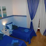 Robby's House 2* 维克艾库塞