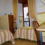 Robby's House 2* 维克艾库塞