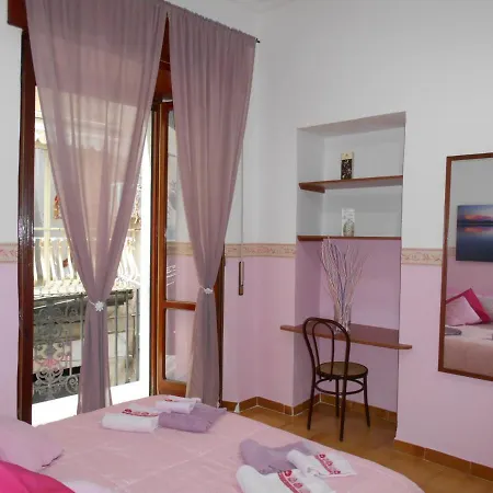 Robby's House Bed & Breakfast Vico Equense