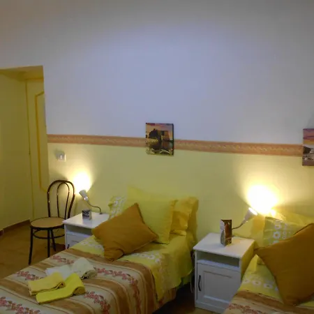 Robby's House Bed and Breakfast 2*