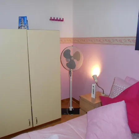 Robby's House فندق مبيت وإفطار