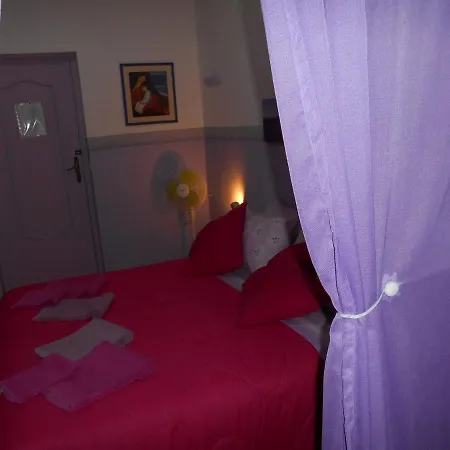 Robby's House 住宿加早餐酒店 维克艾库塞